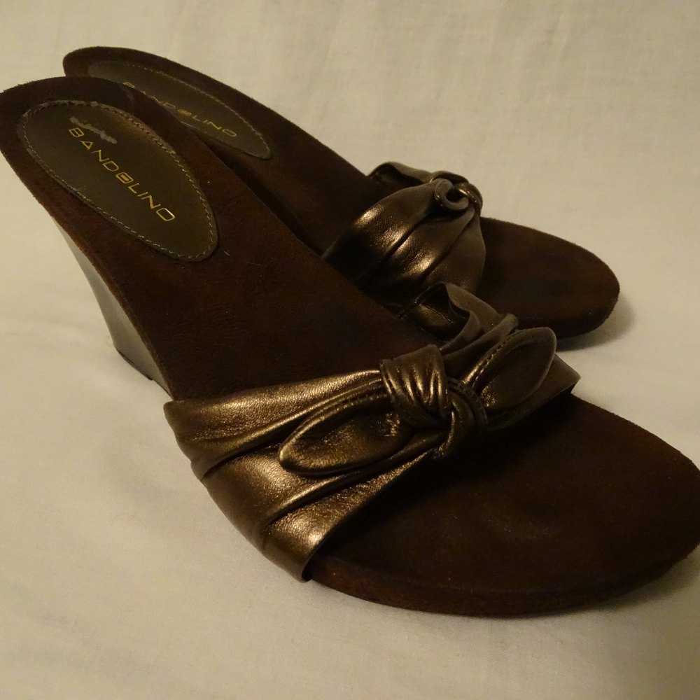 Bandolino Brown Wedges
